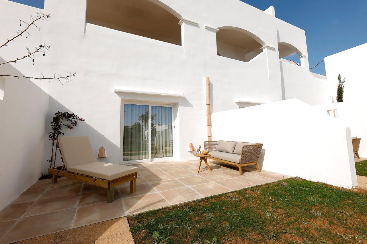 Eques Petit Resort Кала де Ор Экстерьер фото