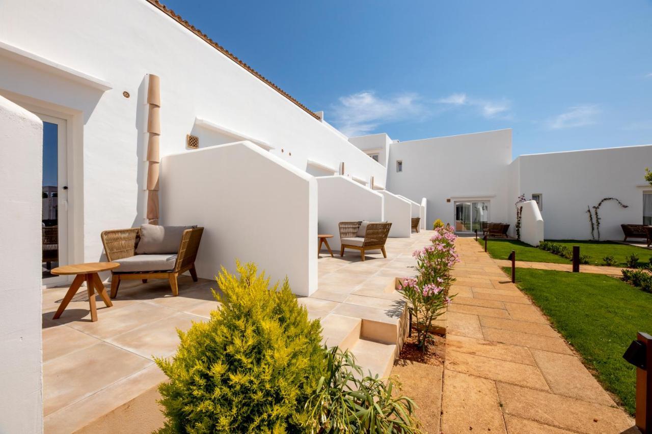 Eques Petit Resort Кала де Ор Экстерьер фото